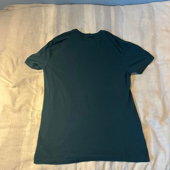 Old Navy Blue Graphic T-Shirt - Picture 3 of 4